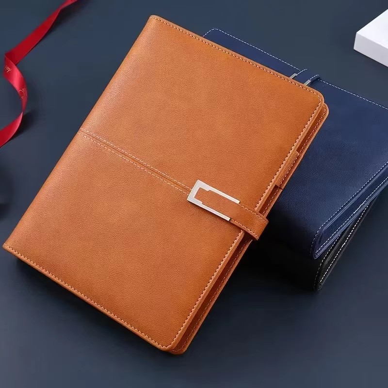 Leather Work Notebook - レザー日記帳 A5 ハードカバーノートブック ペン収納付き、女性、男性、学校、オフィス、仕事、日常、旅行用レザーバウンドノート D