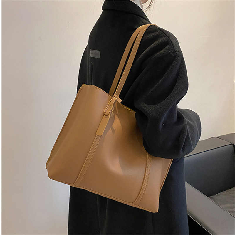 クラシックな黒のフェイクレザートートバッグ、大容量ハンドバッ - Leatherwork Fasteners のレビューと価格
